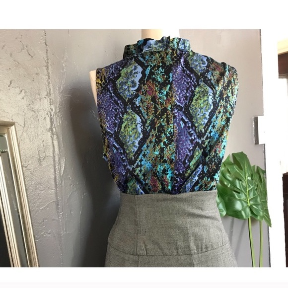 SOLD 🎈Dressy multicolor snake print top - Picture 2 of 6